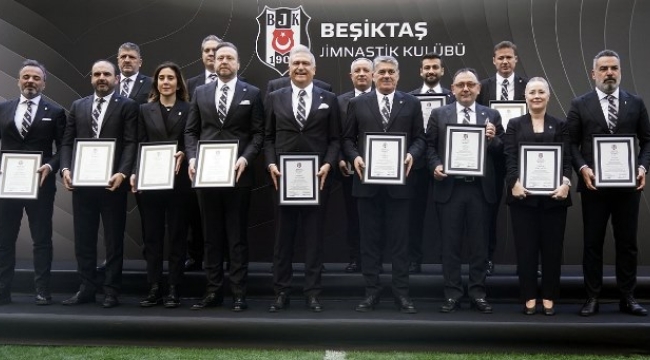 Beşiktaş'ta Başkan Serdal Adalı ve yönetimi, mazbatalarını aldı