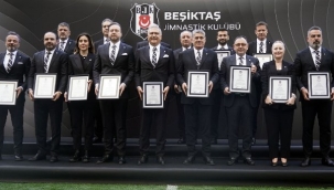 Beşiktaş'ta Başkan Serdal Adalı ve yönetimi, mazbatalarını aldı