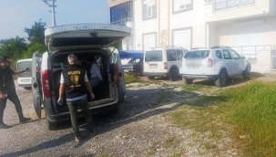 Camiden bu sefer ayakkabı değil, otomobil çalındı