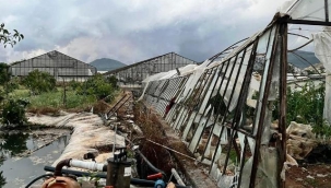Gazipaşa'da hortum seraları vurdu, çatıları uçurdu