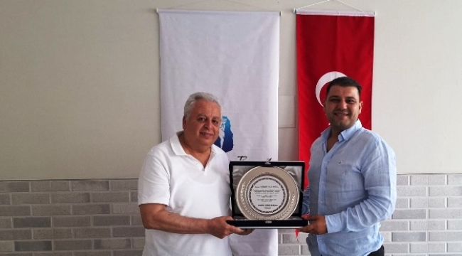 Alanya'da Kleopatra Otelciler Derneği'nde Servet Şakiroğlu görevi devretti