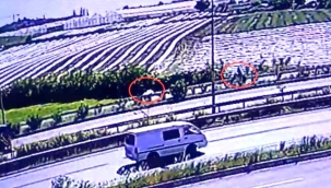 Motosikletlerin çarpıştığı kaza kamerada