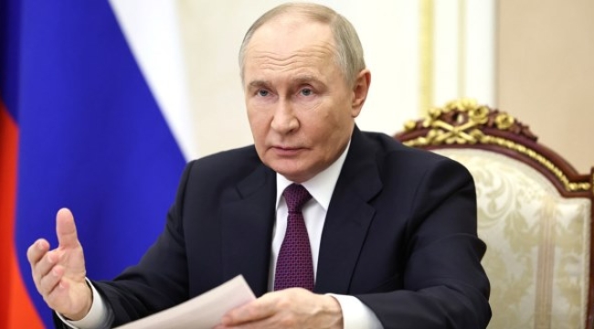 Putin: "Rus ordusu Ukrayna sınırında tampon bölge oluşturma görevi üzerinde çalışıyor"
