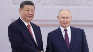 Rusya ve Çin liderleri Moskova'da bir araya geldi