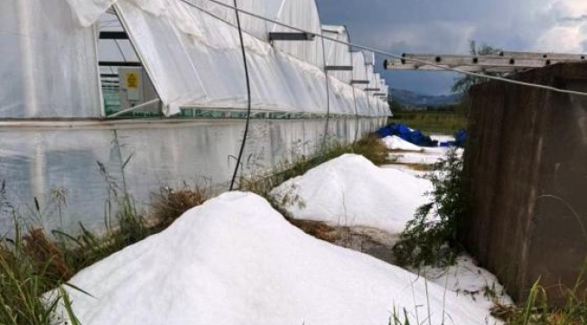 Serik'te sağanak ve dolu tarım arazilerine zarar verdi