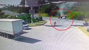 Seyir halinde yanan araca ilk müdahaleyi vatandaşlar yaptı