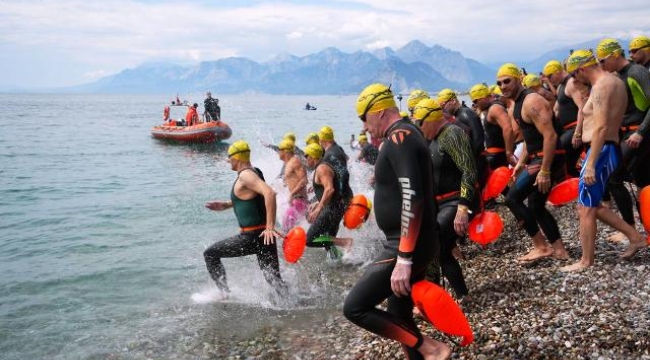 Uluslararası Açık Su Yüzme Yarışı X-WATERS Antalya'da gerçekleşti