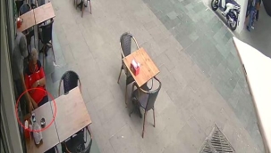 Uyuyan vatandaşa hırsız şoku: Adisyon fişine kadar çalmış