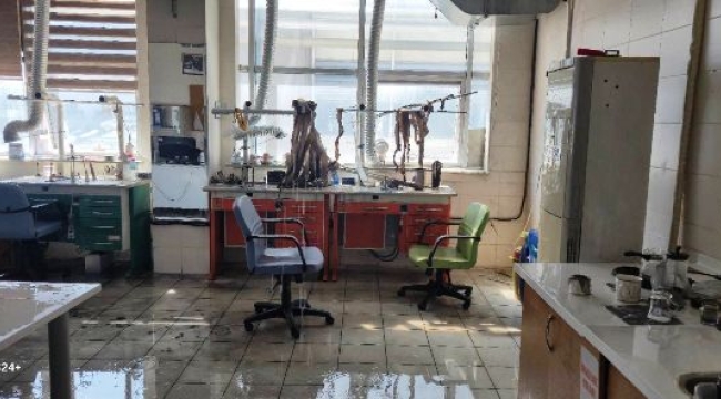 Alanya Ağız ve Diş Sağlığı Merkezi'nde yangında 4 kişi dumandan etkilendi