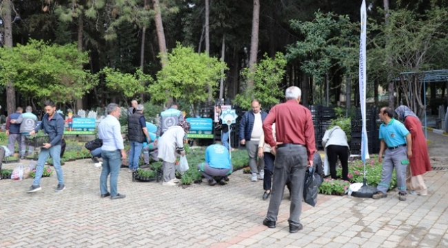 Alanya Belediyesi arife günü mezarlıklarda çiçek dağıtacak