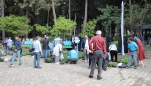 Alanya Belediyesi arife günü mezarlıklarda çiçek dağıtacak