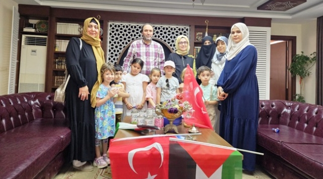 Alanya'da 4-6 Yaş Kur'an kursu öğrencilerinden Gazze'ye anlamlı destek
