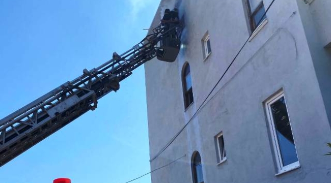 Alanya'da apartman dairesinde yangın çıktı