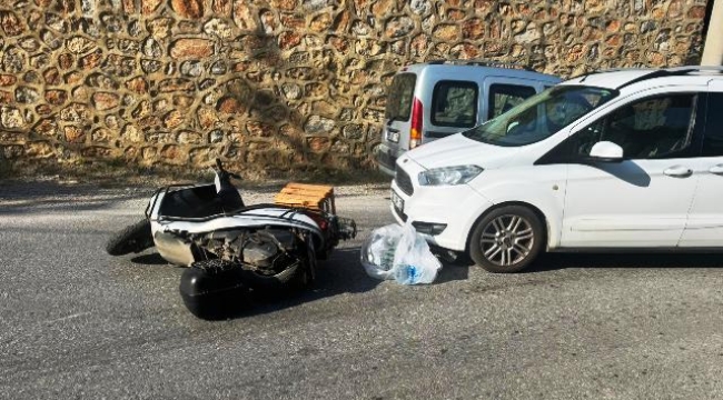 Alanya'da hafif ticari araçla motosiklet çarpıştı: 1 yaralı