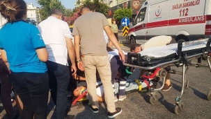 Alanya'da kamyonla çarpışan motosikletteki 2 kişi yaralandı