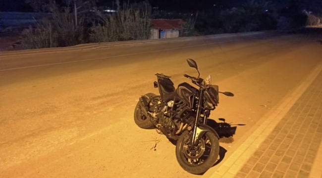 Alanya'da motosiklet seyir halindeyken devrildi: 2 yaralı 