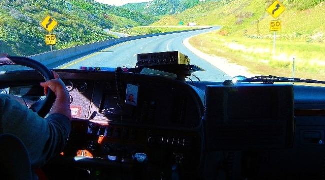 Alanya'da TIR'ın çarptığı 3 yaşındaki çocuk yaşam savaşı veriyor 