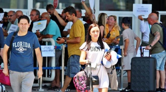 Antalya Havalimanı bayramda rekor kırdı