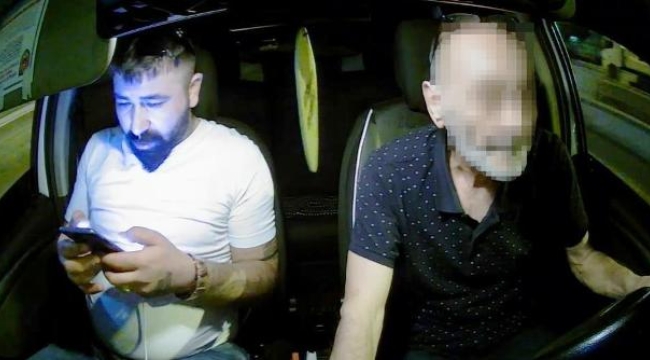 Bindiği taksiden şoförü dışarıya atıp taksiyi kaçırdı, kaza yapınca yakalandı