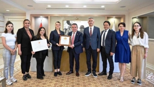 Cittaslow Fikir Maratonu ödülü Başkan Böcek'e takdim edildi