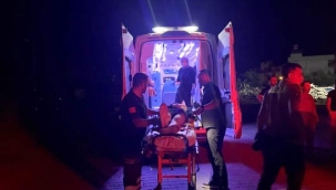 Gazipaşa'da motosiklet park halindeki otomobile çarptı: 1 ağır yaralı