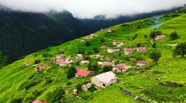 Gümüşhane'nin Dumanlı köyünde bulunan Santa Harabeleri