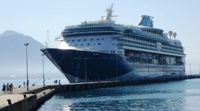 İngiliz turistler Alanya'ya denizden geldi