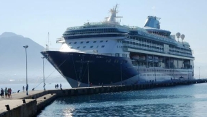 İngiliz turistler Alanya'ya denizden geldi