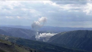 İsrail savaş uçakları Lübnan'ın güneyindeki Nabatiye kırsalına yoğun hava saldırısı düzenledi