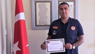 Kaymakam Ürkmezer'den Çelik'e başarı belgesi