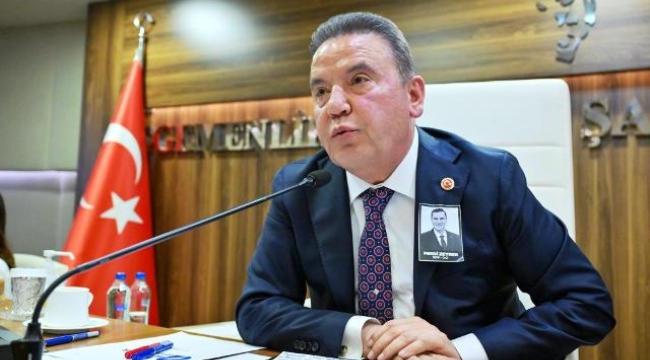 Muhittin Böcek en başarılı ikinci belediye başkanı seçildi