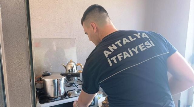 Ocakta unutulan düdüklü tencere itfaiyeyi alarma geçirdi