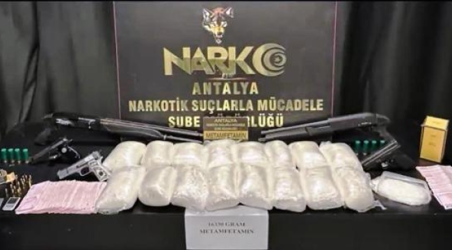 Takside 16 kilo uyuşturucu ele geçirildi! Şahıslardan 1'i avukat çıktı 