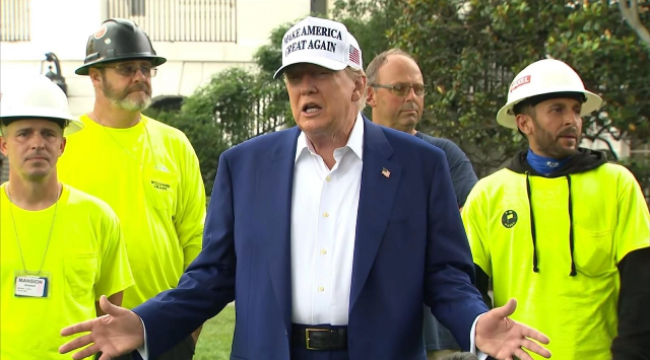 Trump: Hamaney'e bol şans, İran'ı vurmayacağımızı söyleyemem