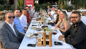 Ufuk Küçülmez meslektaşlarının 'Dünya İçmimarlar Günü'nü kutladı