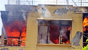 Ünlülerin program yaptığı eski televizyon kanalı binasında yangın