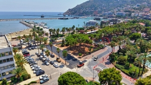 Alanya Belediyesi'nden iskelede trafik sorununa neşter