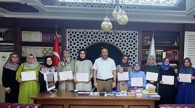 Alanya'da hafızlar belge ile ödüllendirildi