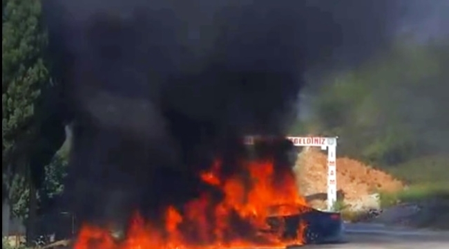 Alanya'da seyir halindeyken yanan otomobil küle döndü
