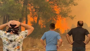 Antalya'da orman yangını yerleşim yerlerine yaklaştı: Polis anonslarla tahliye etti