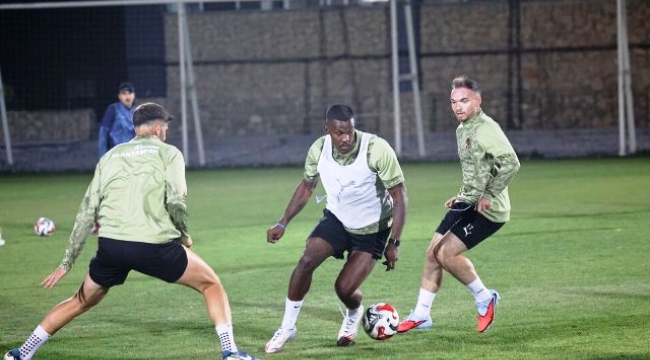 Corendon Alanyaspor, Kayseri kampında ilk antrenmanına çıktı