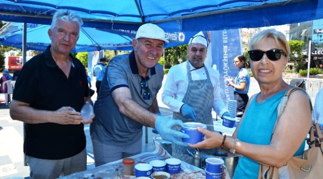 İlk aşure ikramı Alanya'da yapıldı