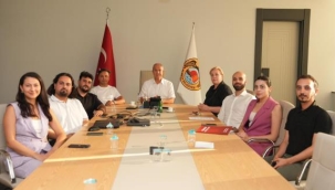 ALANYA KENT KONSEYİ GENÇLİK MECLİSİ PROJELERİNİ BELEDİYE BAŞKANI ÖZÇELİK'E SUNDU