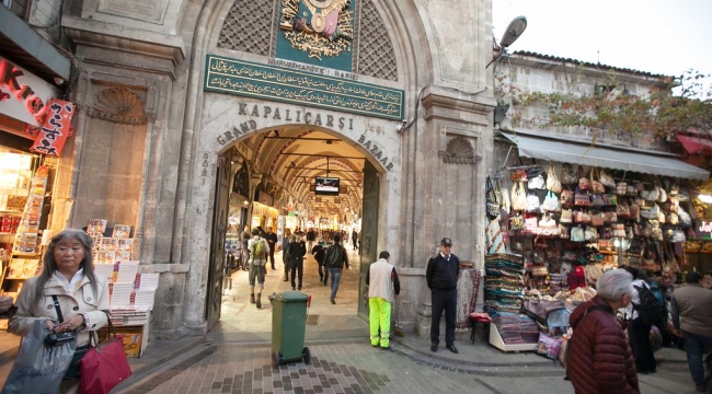 Kapalıçarşı'da 23 iş yerine operasyon: 40 şüpheli gözaltına alındı