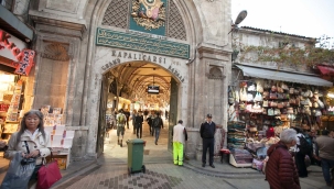 Kapalıçarşı'da 23 iş yerine operasyon: 40 şüpheli gözaltına alındı