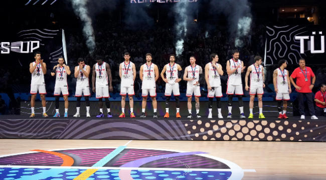 A Milli Erkek Basketbol Takımı, Avrupa ikincisi oldu