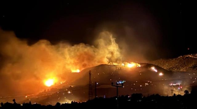 Alanya'da gece başlayan orman yangınına sabahın ilk ışıklarıyla müdahale devam ediyor