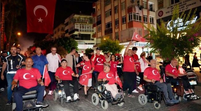 ALANYA'DA ZAFER BAYRAMI COŞKUSU