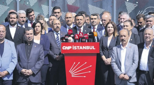 CHP İstanbul İl Başkanlığı'na yeniden Özgür Çelik seçildi