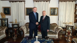 Cumhurbaşkanı Recep Tayyip Erdoğan, Milliyetçi Hareket Partisi Genel Başkanı Devlet Bahçeli'yi konutunda ziyaret etti.